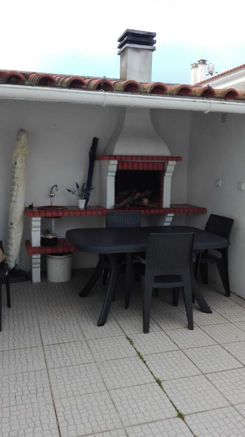 فيلا Casinha Res Do Chao Na Nazare Com Quintal E Barbecue المظهر الخارجي الصورة